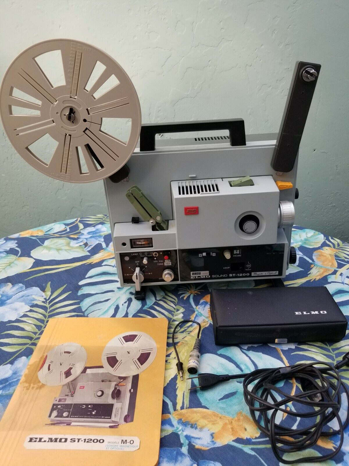 Elmo ST-1200 8mm Sound Projector