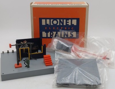 Lionel 6-12701 O Gauge Operating Diesel Fueling Station/Box