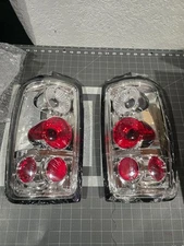 Spec-D Tuning LT-EPED97-TM Altezza Tail Light for 97 to 02 Ford Expedition