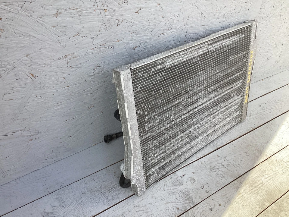 Radiador de refrigeración del motor delantero BMW X5 2014-2018 3,0 L 7807624 FABRICANTE DE EQUIPOS ORIGINALES Foto 2 de 4