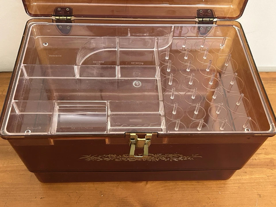 "Caja artesanal de costura translúcida ámbar grande de colección con bandeja dorada floral LEER 12,5X8""" Foto 2 de 4