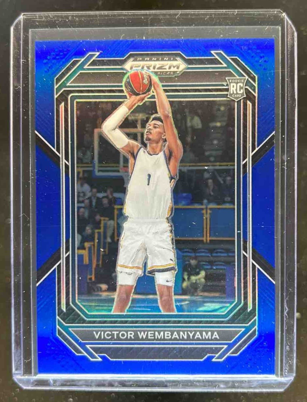 2023-24 Prizm Draft Picks Victor Wembanyama RC Blue Rookie #97/199 USA