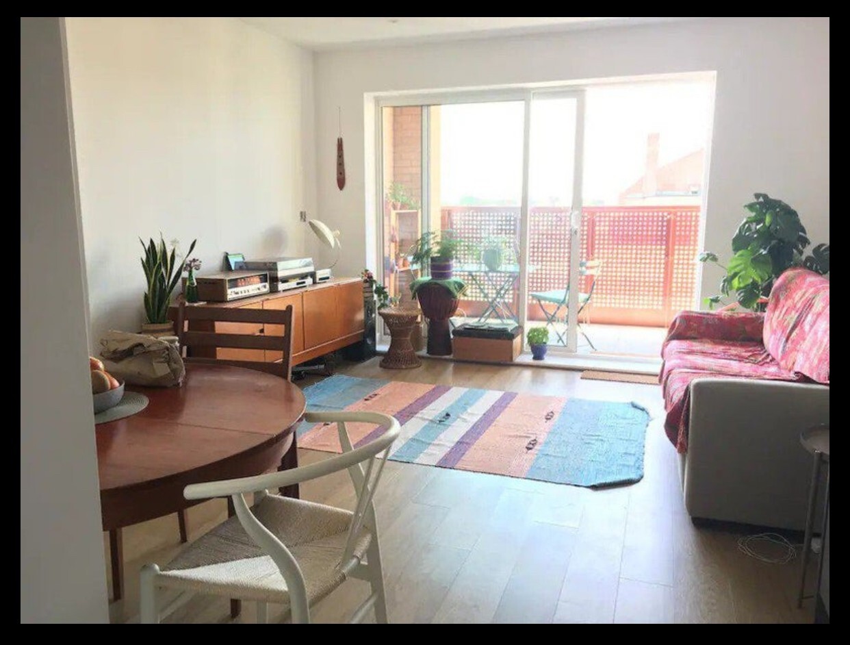 Bright ensuite double room in E10 Leyton