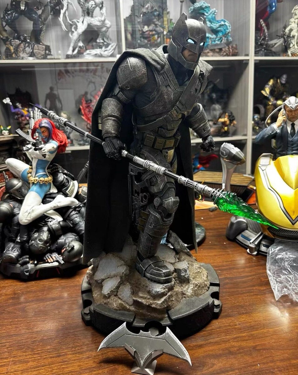 Sideshow 300401 Armored Batman PF Statue With Accessaries In Stock
