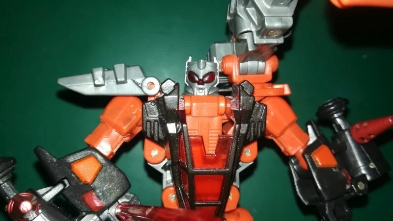 Transformers Scrapmetal Cybertron Takara Hasbro - Immagine 3 di 4