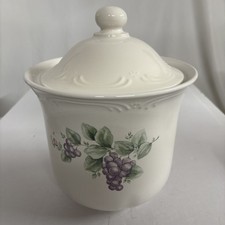 Pfaltzgraff Grapevine Canister with Lid &ndash; Medium 9.5&rdquo; &ndash; Retired &ndash; Made in USA