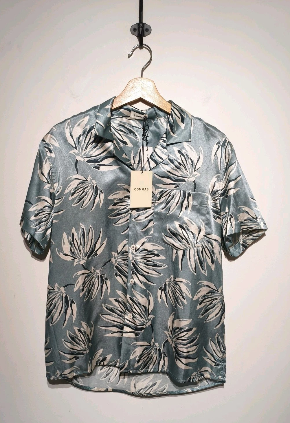 Commas Satin Shirt Size XS Camp Collar Short Sleeve Banana Leaf Pattern Blue