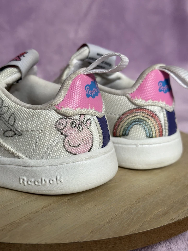 Tênis Reebok Club C Slip-On IV Peppa Pig infantil tamanho 4 - Imagem 3 de 4