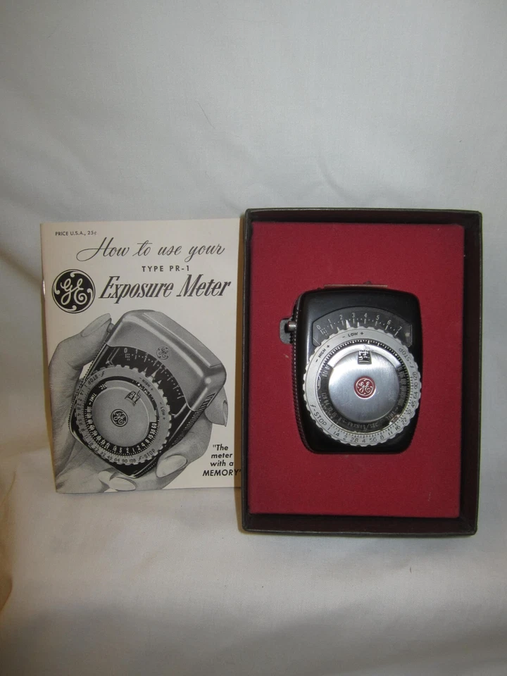 VTG GE PR-1 Exposure Light Meter & Kodak Standard Flash holder in Original BOXES - Image 4 of 4