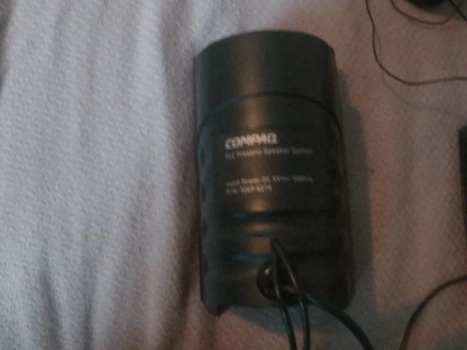 Compaq FLC Presario Black Wired Computer Speaker System - Image 4 of 4