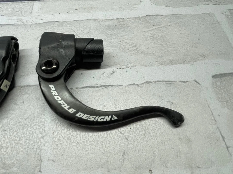 Palanca freno carbono diseño perfil TT Foto 3 de 4