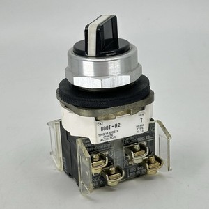 Allen-Bradley 800T-H2B  30mm 2 Position Selector Switch Used Excellent