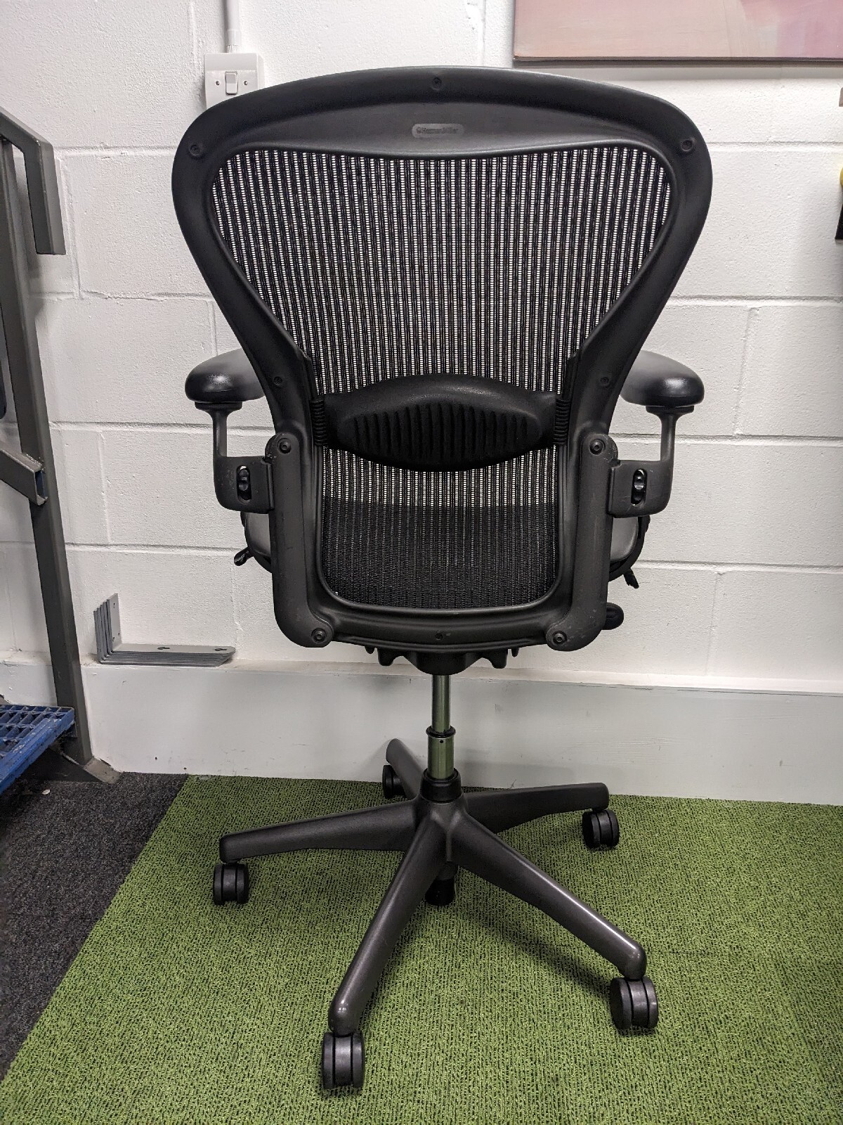 Herman Miller Aeron Classic + Lumbar Support Mesh Graphite Fully