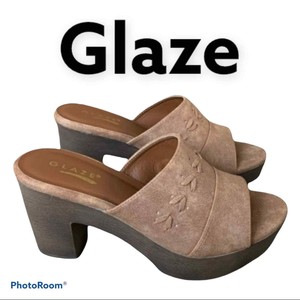 block heel clogs