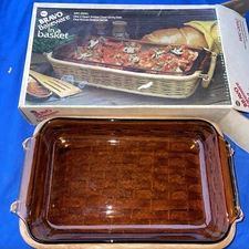 Vintage ABC Bravo Bakeware 2 Quart Amber Glass Utility Dish Woven Basket WFC005G