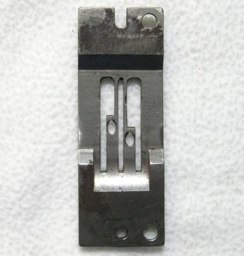 Genuine UNION SPECIAL 51424-16 Needle Throat Plate f. Model 51400 Sewing Machine - Picture 2 of 3