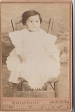 OTTOMAN PERIOD VINTAGE CABIN PHOTOGRAPH - LITTLE GIRL ON THE CHAIR