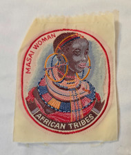Ancien écusson souvenir femme masaï tribus africaines fil de soie fabrication africaine