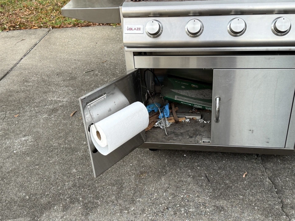 Blaze Prelude LBM 32-inch Freestanding Outdoor Stainless Steel Kitchen BBQ Grill - Image 4 of 4