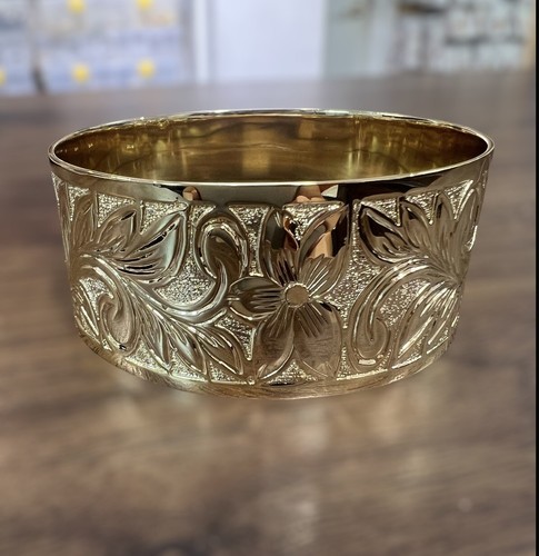32mm Gold Plated Kuuipo Hawaii Flower Plumeria Bangle Bracelet - Picture 3 of 3