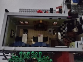 Used Complete LEGO Creator Parisian Restaurant 10243