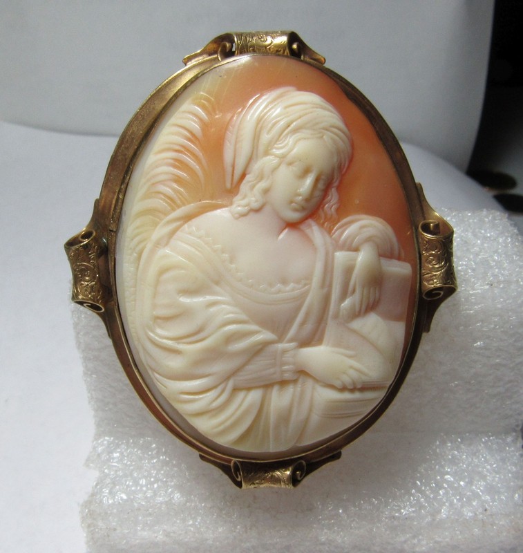 ANTIQUE MID VICTORIAN LARGE ONE PIECE SHELL CAMEO PENDANT/ BROOCH GOLD FILLED
