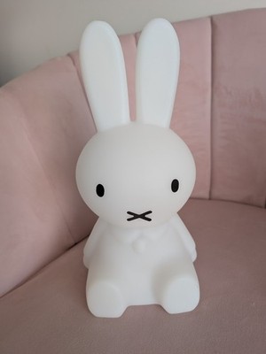 Dimmbares Häschen Nachtlicht. Fernbedienung. Timer. Wiederaufladbar. Miffy Style 