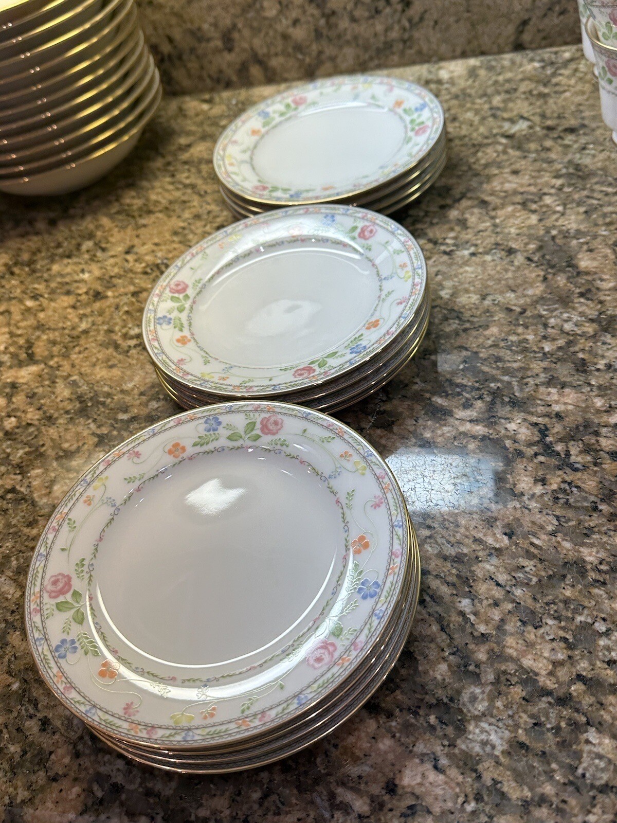 set-of-4-noritake-finale-ivory-7213-bread-and-butter-plates-set-of-4