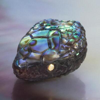 Snake Head Bead Carving Paua Abalone, Black Pinna Shell & Diamond Gem Eyes 3.30g