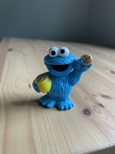 2010 Hasbro Sesame Street Workshop COOKIE MONSTER Figure 3  Yellow Cookie Jar