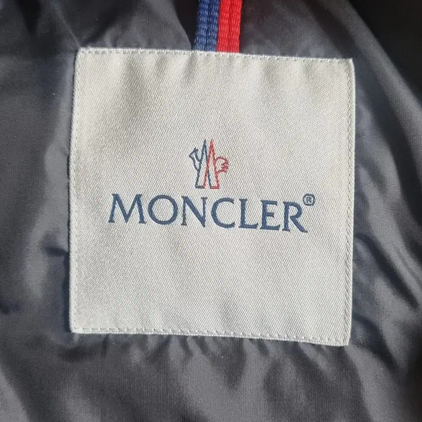 Moncler Padded Jacket Excellent Condition thumbnail 6