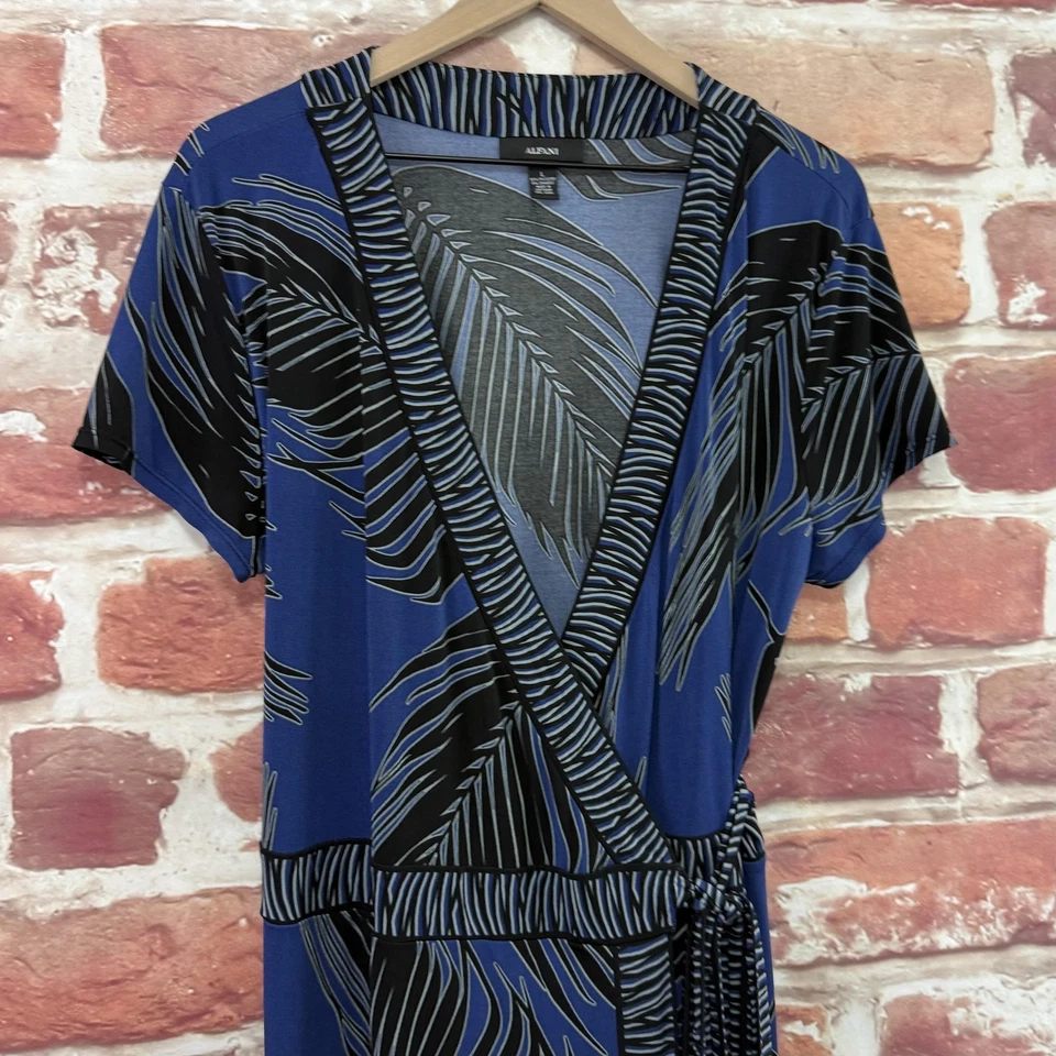 Vestido Alfani Mujer Grande Azul Multicolor Tropical Floral Hoja Envoltura Corbata Cintura Foto 3 de 4