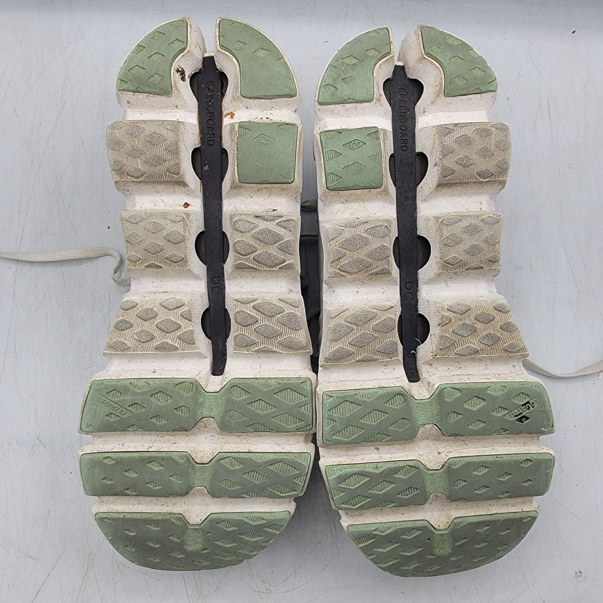 On Cloudswift 3 Womens Size 8 White Green Shoes Running  display picture 3