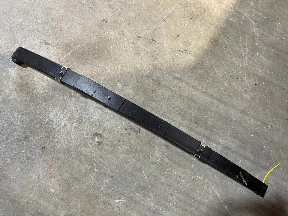 Muelle de hoja trasero Summit Racing SUM-708221 para Dodge Challenger Mopar 70-71 Foto 2 de 4