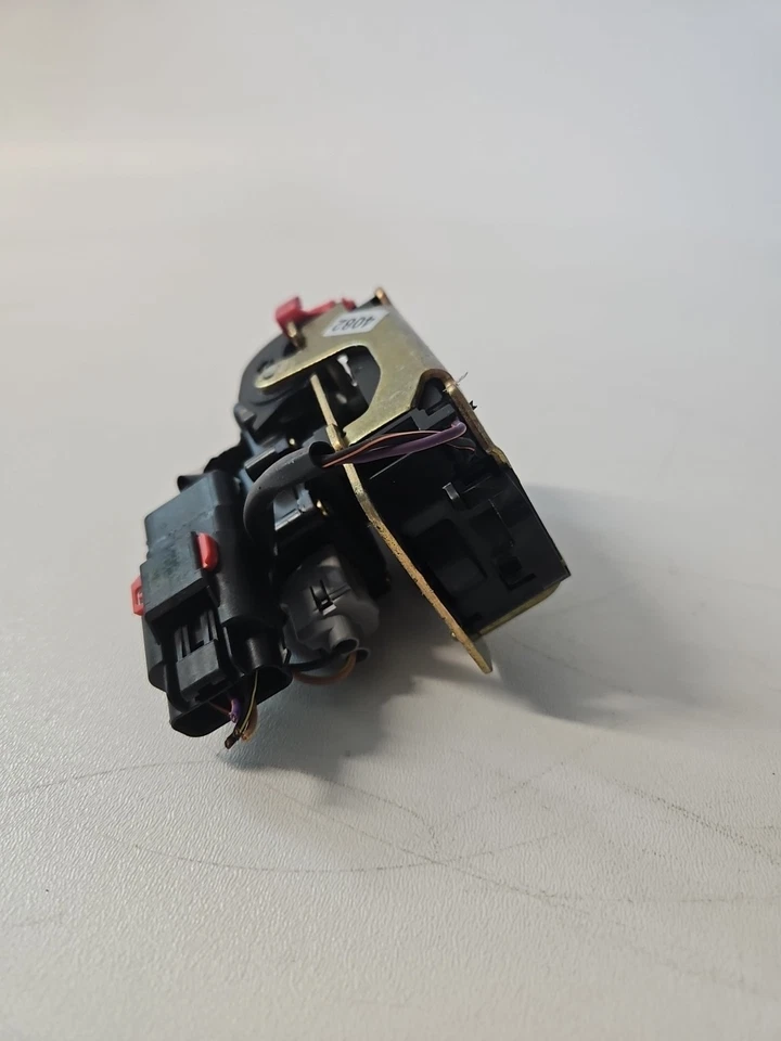 2001-2007 Chrysler Town & Country Rear Trunk Hatch Liftgate Lock Latch Actuator - Image 4 of 4