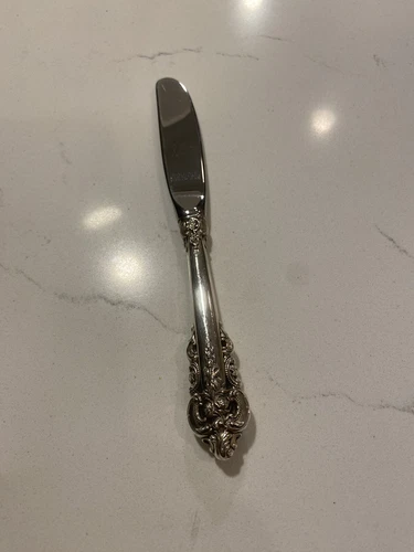 WALLACE GRAND BAROQUE STERLING BUTTER KNIFE  6  1/4"