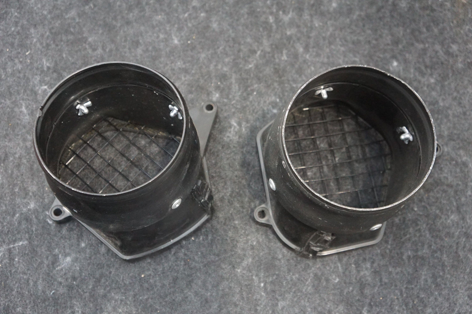 Set 2 Rear Left & Right Quarter Air Duct Grille 254307 254308 Ferrari 458 09-15