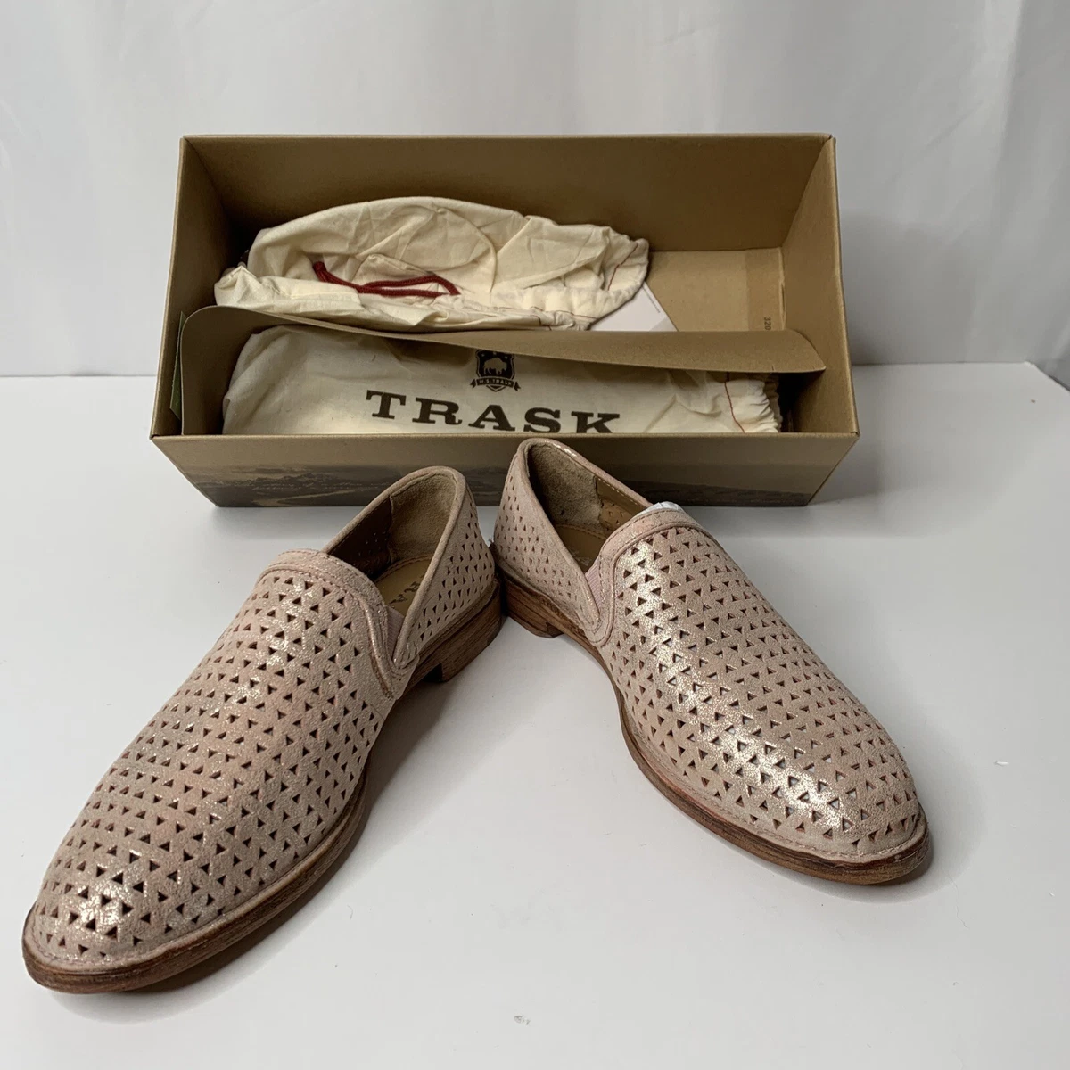H.S. TRASK Shoes Women s Size 5.5 Ali Perfed Blush Metallic Pink Suede New NOTE
