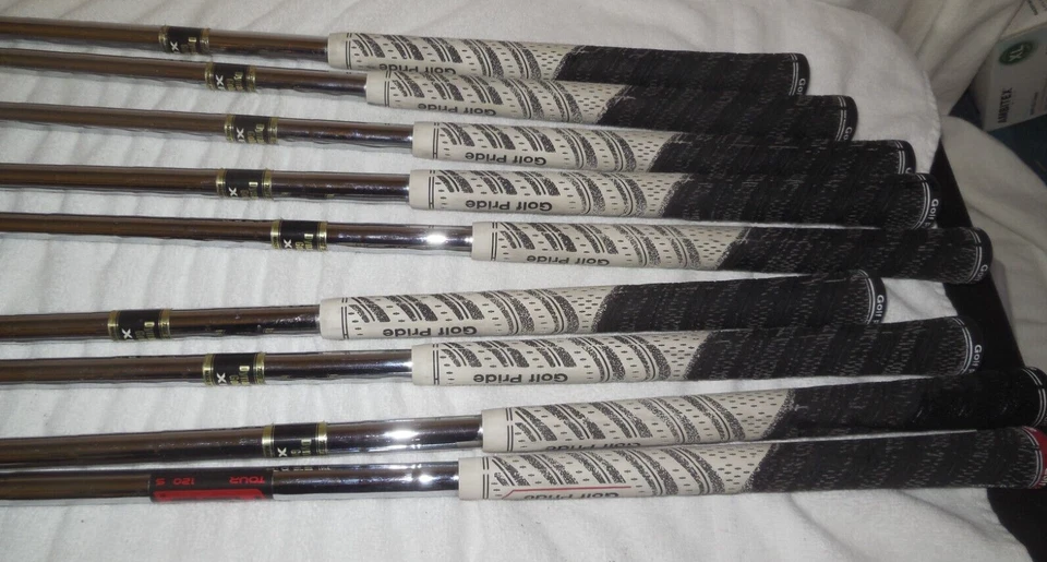 HIERROS PERSONALIZADOS MIZUNO 3-9 + GW-PW/DYNAGOLD XP S300 EJES DE ACERO RÍGIDO/DERECHA/9 HIERROS Foto 4 de 4