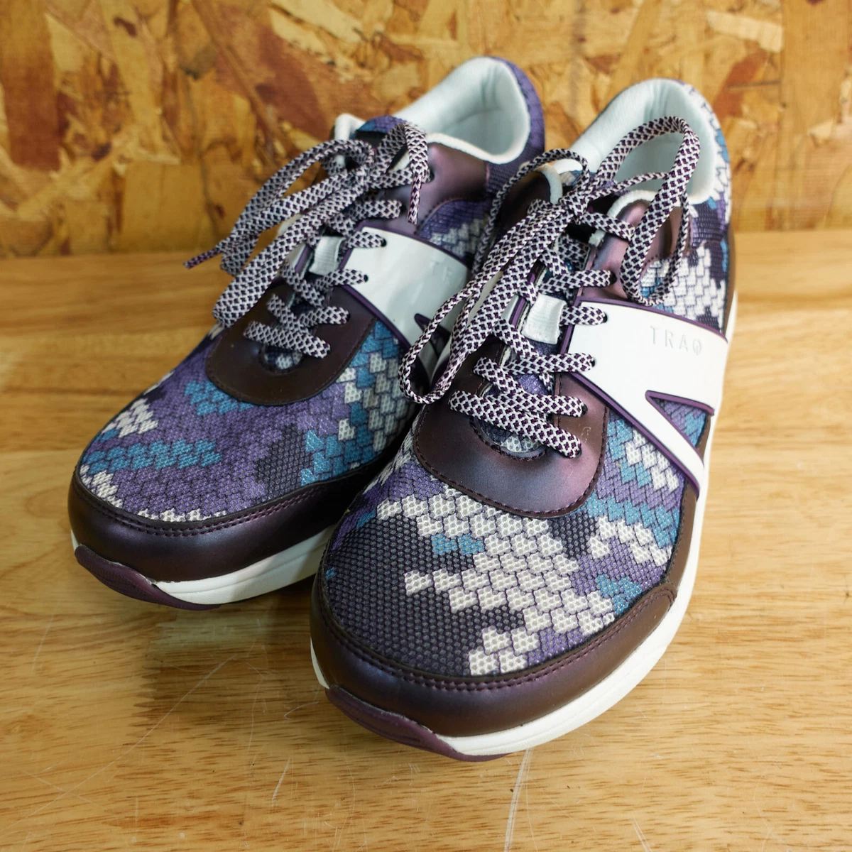 Traq sneakers sale