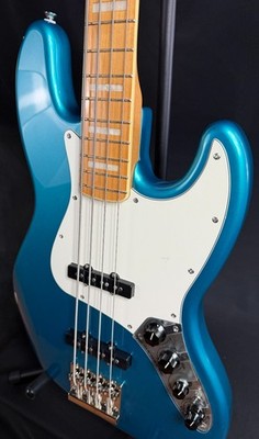 Squier Classic Vibe Active 70's Jazz Bass 4-String Bass Guitar