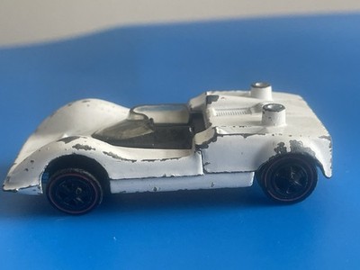 1968 HOT WHEELS REDLINE CHAPARRAL 2G IN WHITE ENAMEL - No Wing Vintage