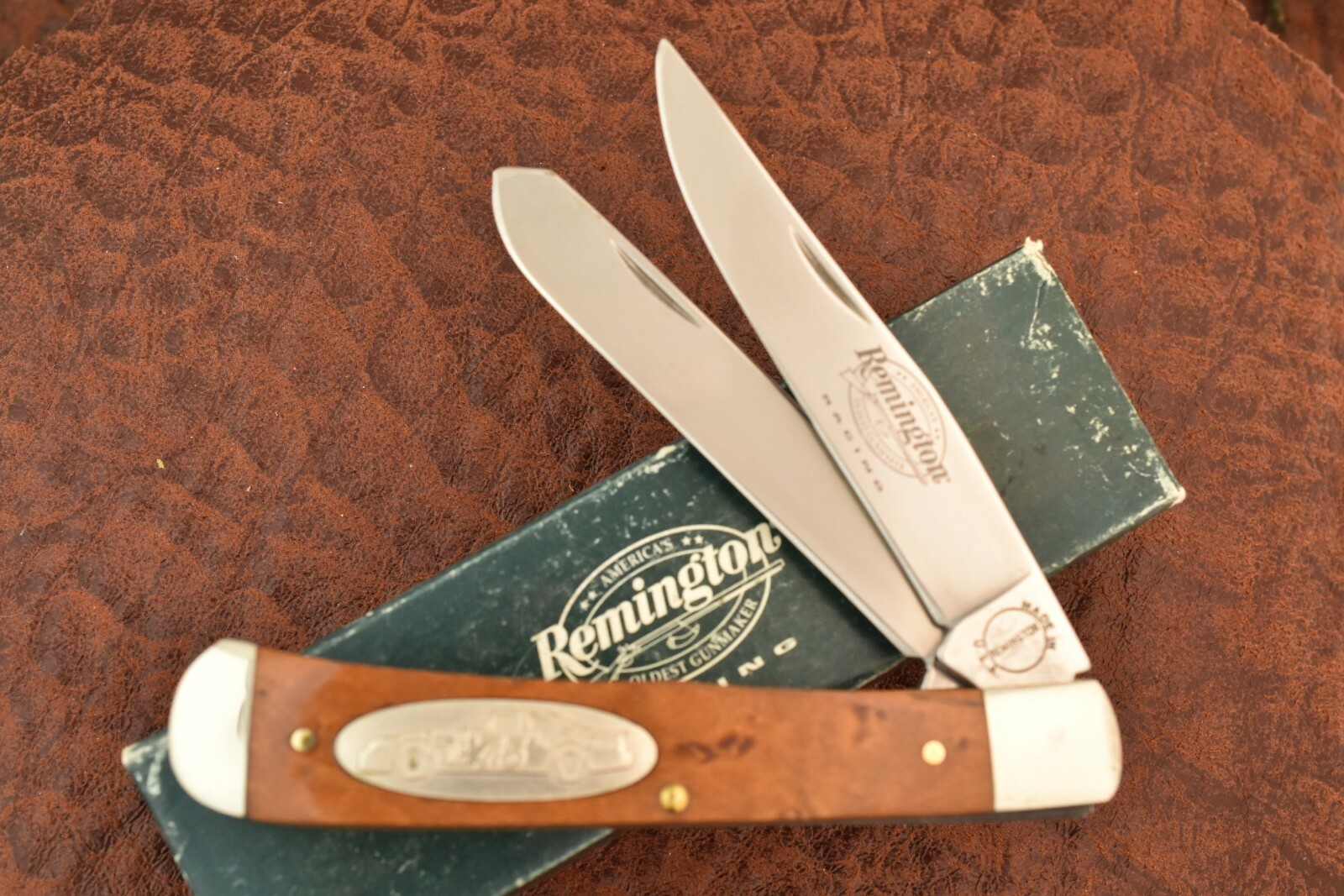 REMINGTON UMC MADE IN USA BIRDSEYE MAPLE RACING TRAPPER KNIFE R12 NICE (6315) eBay