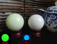 Bola esfera cristal cuarzo luminoso verde/azul 60 mm que brilla en la oscuridad piedra + soporte