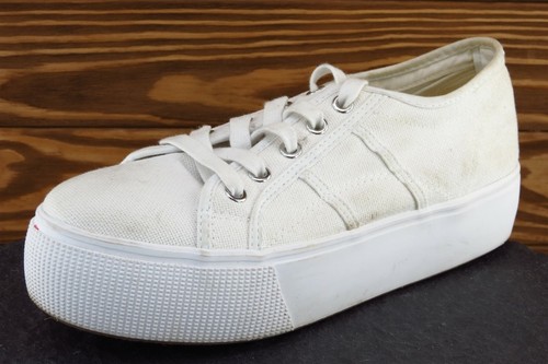 emmi white steve madden