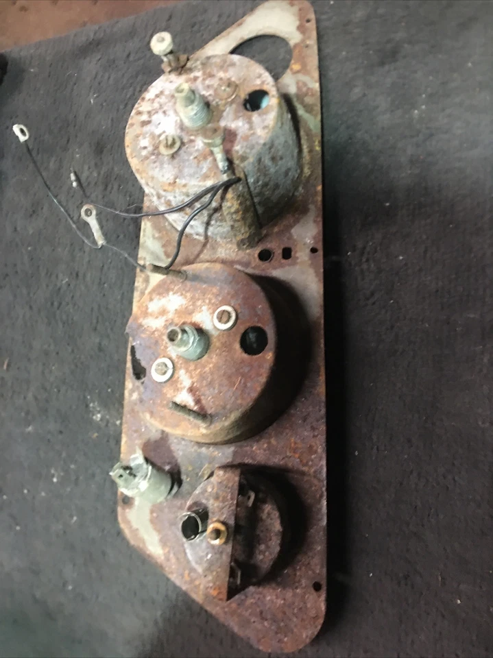 Triumph Spitfire MK3 1967 calibre racimo racimo piezas oxidadas solo OEM (G4) Foto 2 de 2