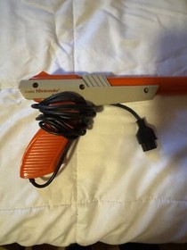 NINTENDO NES ZAPPER LIGHT GUN CONTROLLER ORANGE OFFICIAL OEM NES-005