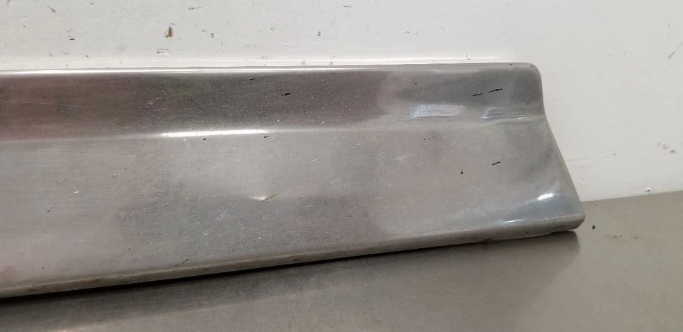 1977 CADILLAC ELDORADO BIARRITZ ЗАДНЕЕ НИЖНЕЕ КРЫЛО ОТДЕЛКА ЛЕВЫЙ ВОДИТЕЛЬ ХРОМ - Изображение 4 из 4