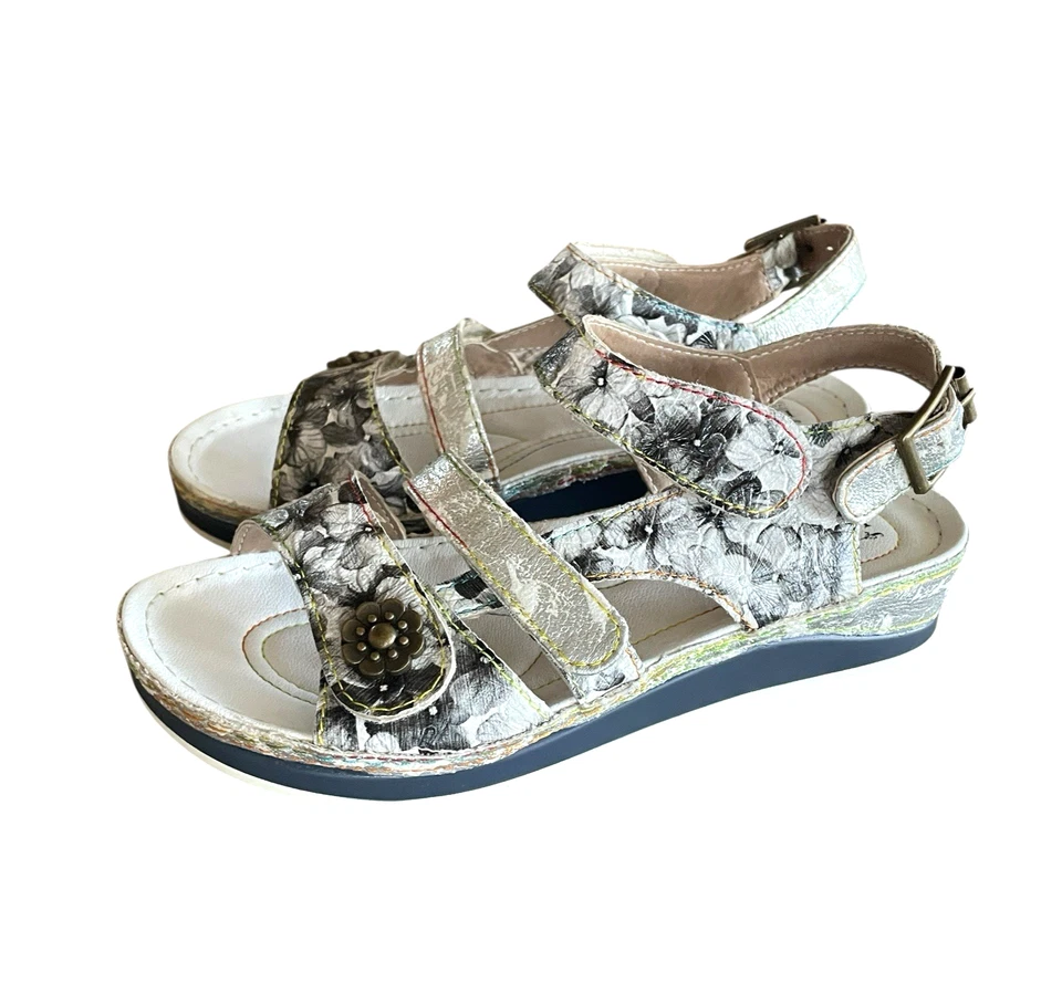 L'ARTISTE Sumacah Size 36/5.5-6 Silver White Hand Painted Leather Comfort Sandal - Image 3 of 4