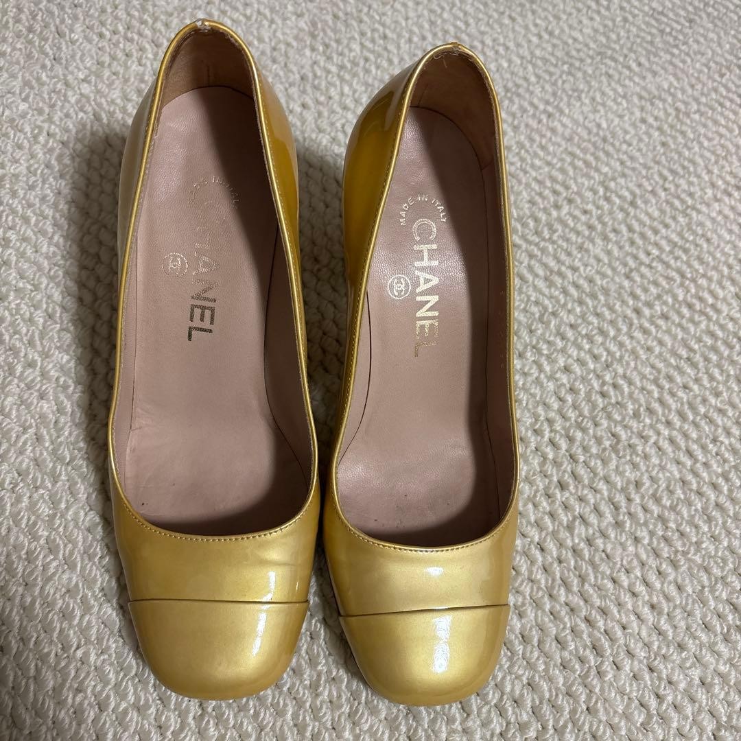 Chanel Mid-Heel Pumps Gold Patent Leather Size 36 US About 6 For Women thumbnail 19